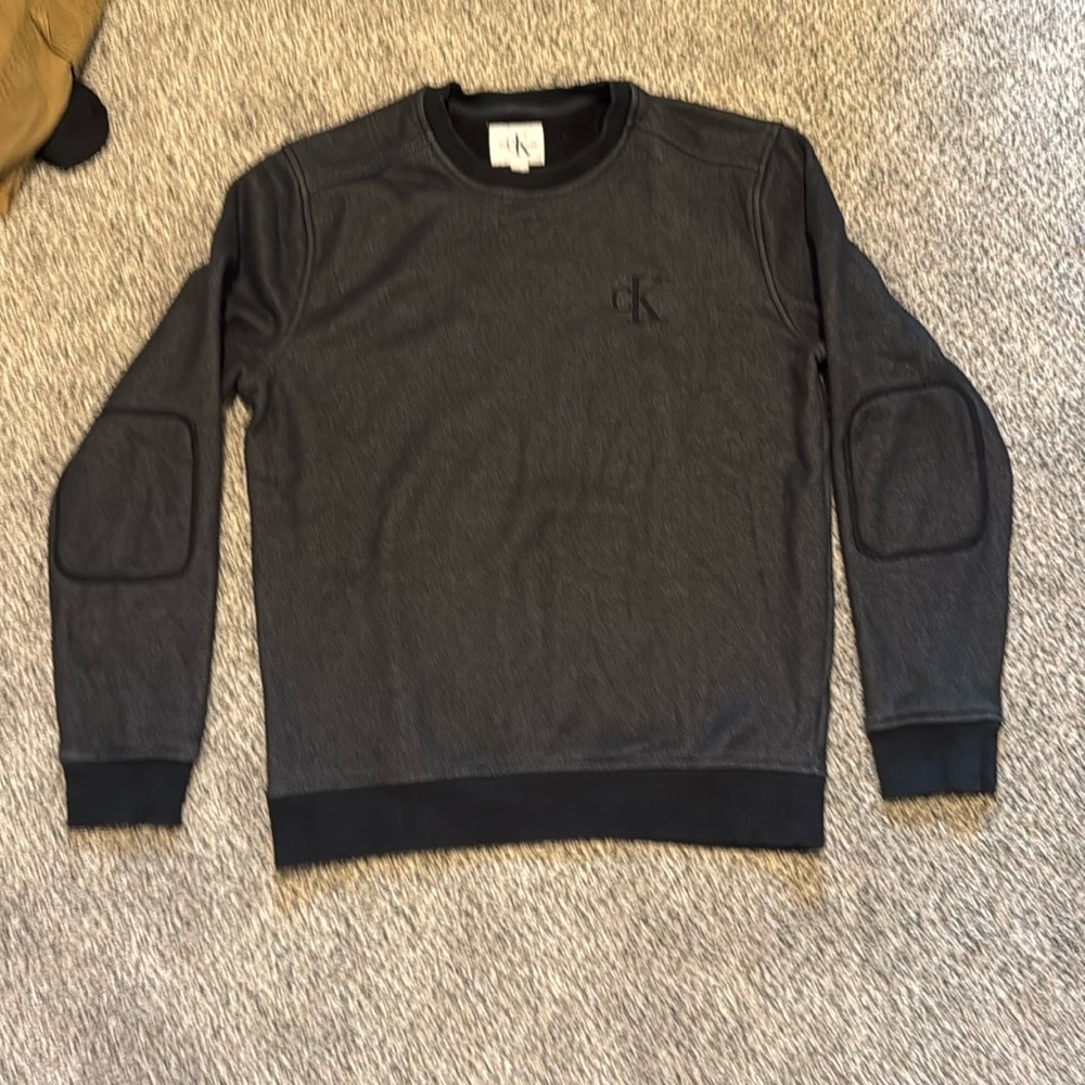 Silver Calvin Klein Crewneck!
